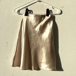 aritzia babaton satin miniskirt